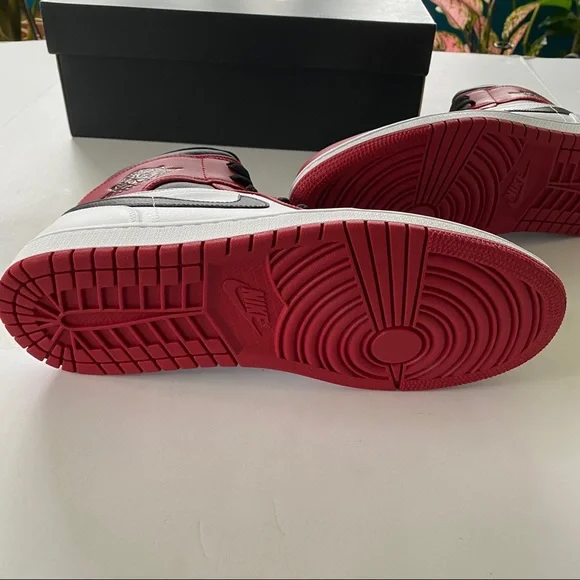 Jordan 1 Mid Chicago (2020) Brand New Mens 10 B&R - Picture 6 of 14